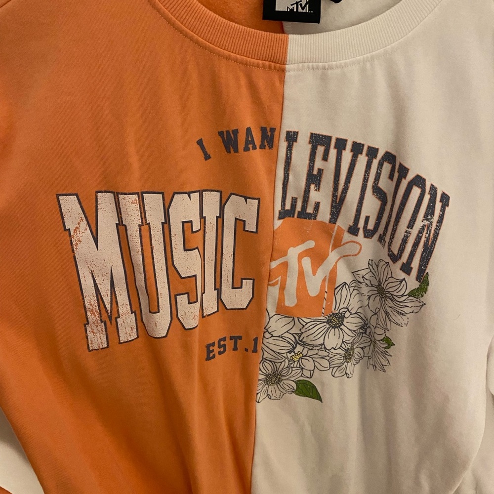 MTV sweater